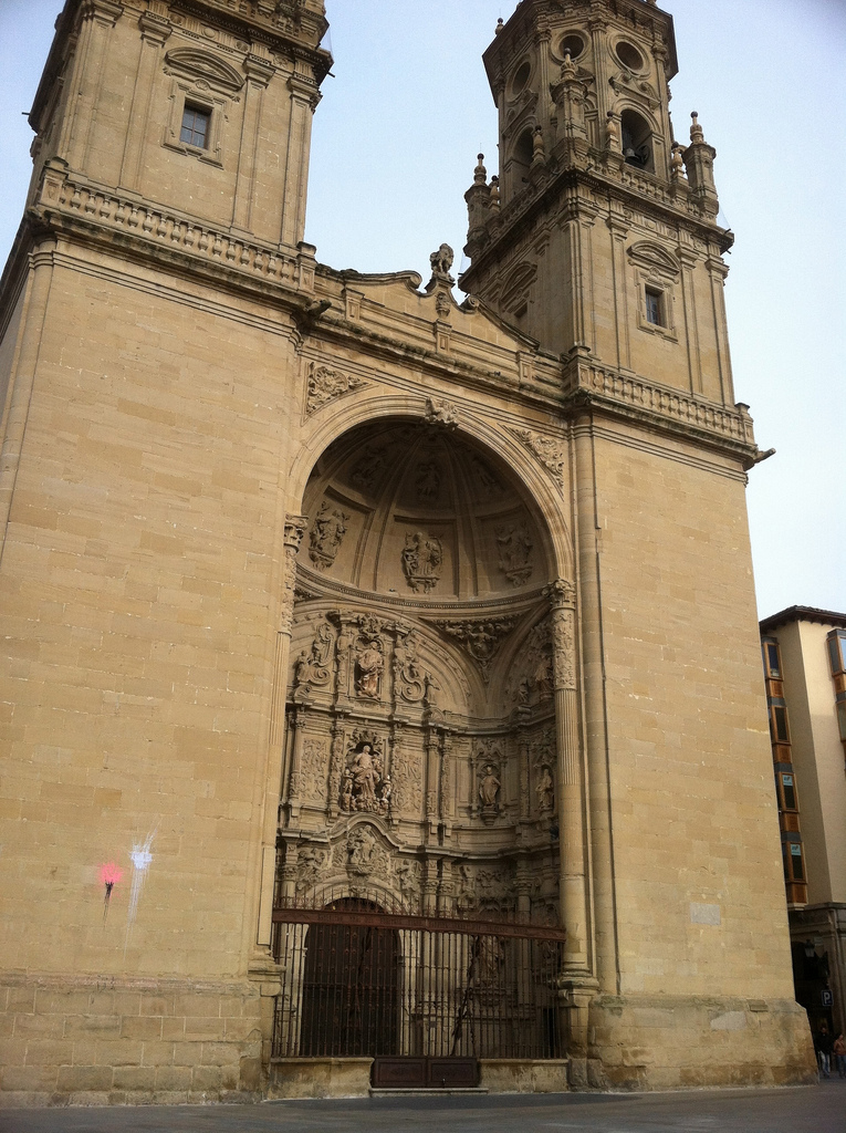 The Catedral de Santa María de la Redonda  in the Plaza del Mercado