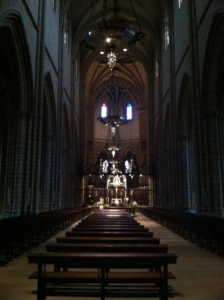 Cathedral of Pamplona - the view down the nave