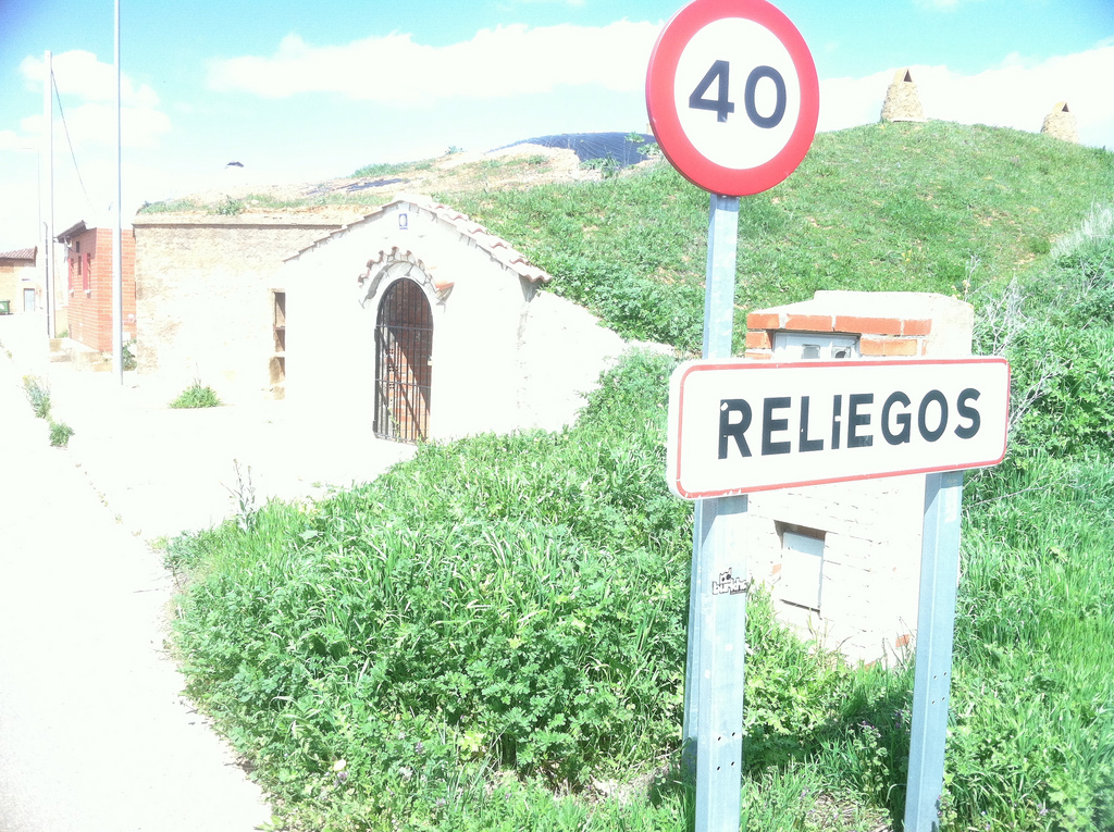 Entering Reliegos