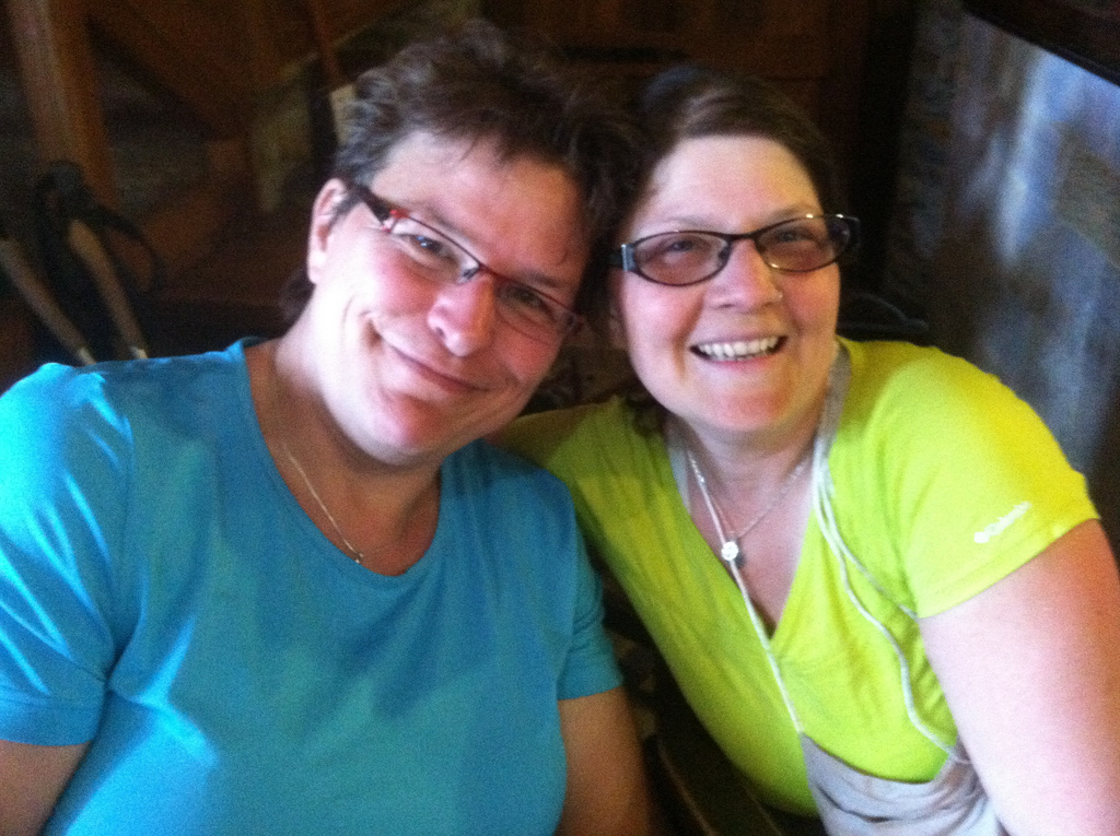 Anja and Francine in O’Cebreiro