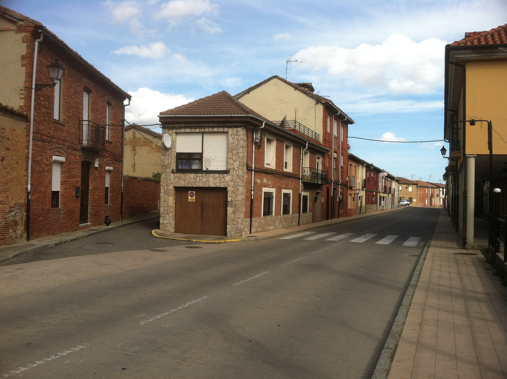 Walking around Mansilla de las Mulas